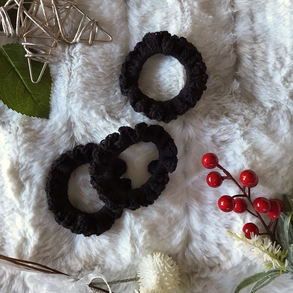 Set of 3 Crochet Ponytail Holders, Charmed Knits - Picture 4 of 6